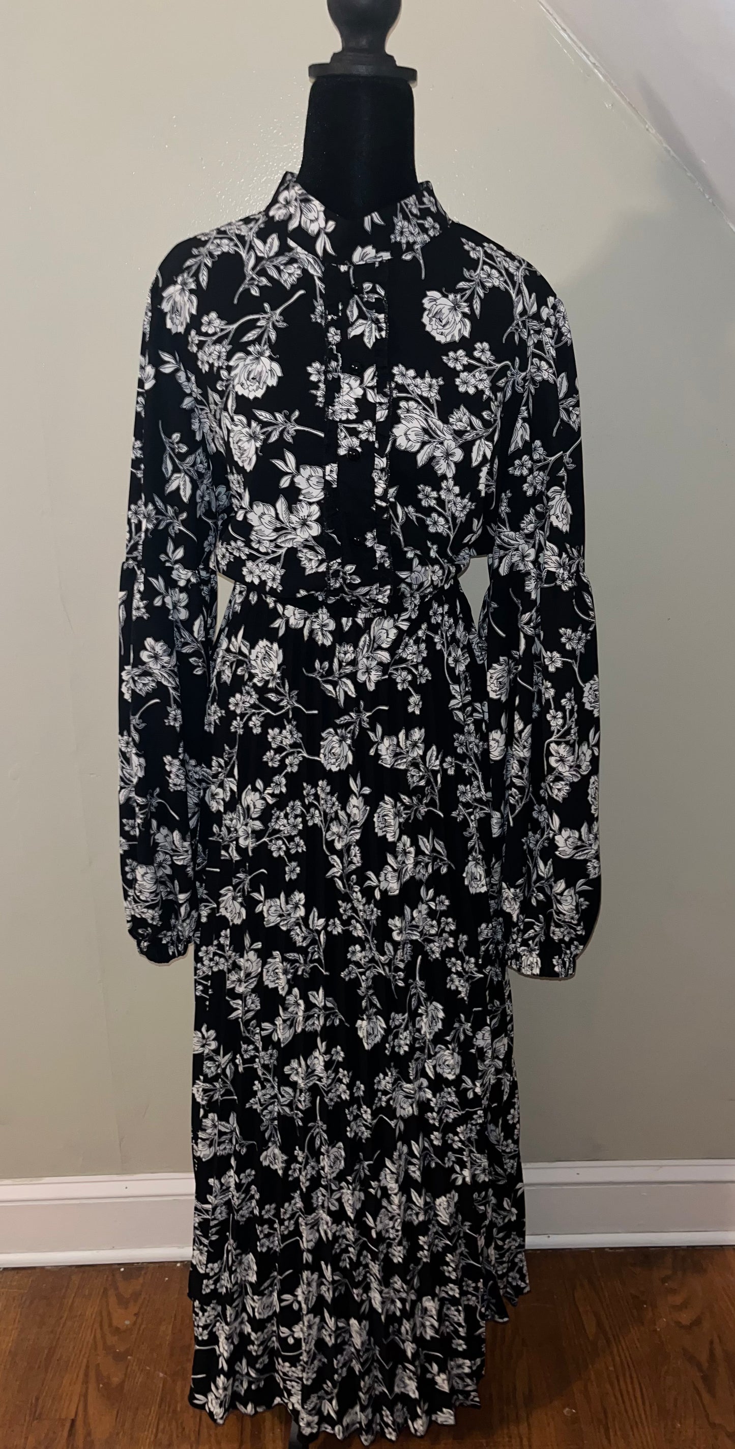 Black and White Floral Abaya